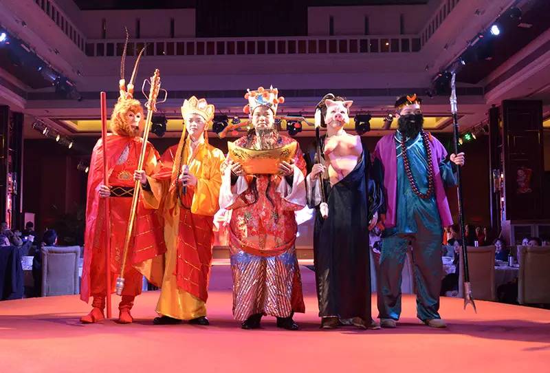 AG8旗舰厅集团2016年年会暨春茗晚会完美落幕！