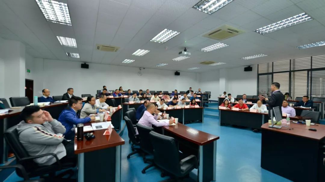 中国现代餐饮管理高级研学班第三次授课圆满结束！