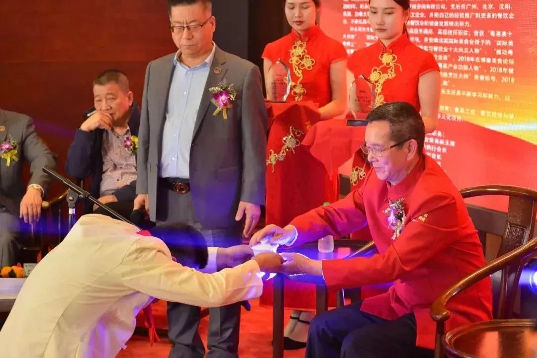 师徒互勉，仁义共进—利永周大师第二次授徒仪式隆重举行！