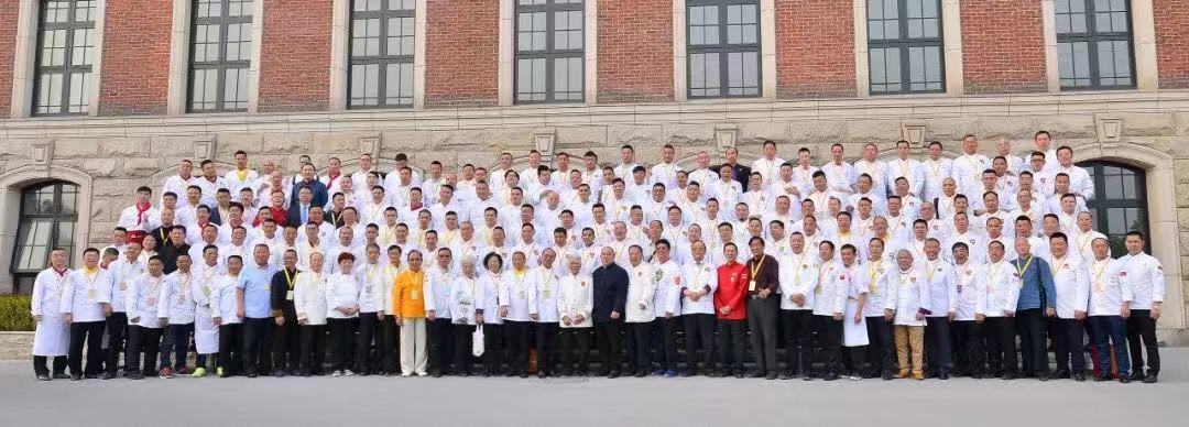 首届中国烹饪艺术师门大会圆满成功，利永周师门荣膺“中国烹饪艺术百佳师门”称号