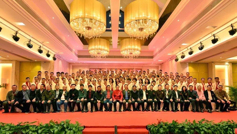 首届中国烹饪艺术师门大会圆满成功，利永周师门荣膺“中国烹饪艺术百佳师门”称号